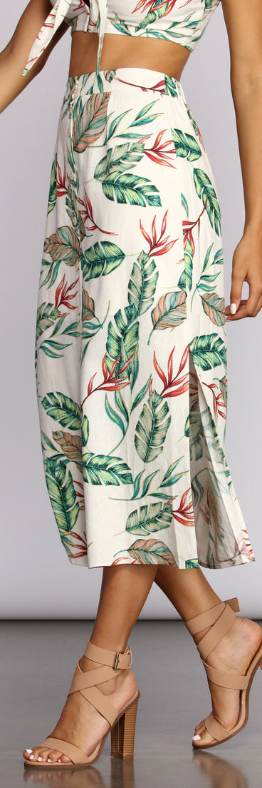 You’ll look stunning in the Goddess Of The Tropics Skirt when paired with its matching separate to create a glam clothing set perfect for a New Year’s Eve Party Outfit or Holiday Outfit for any event!
