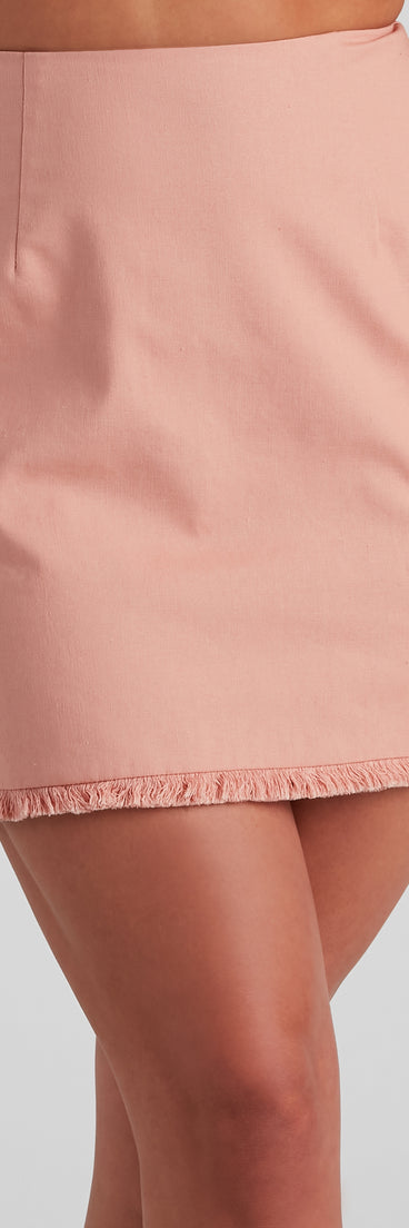 Social Linen Fringe Mini Skirt is a trendy pick to create 2023 festival outfits, festival dresses, outfits for concerts or raves, and complete your best party outfits!