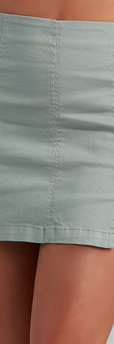 All About That Slit Twill Skirt provides a stylish start to creating your best summer outfits of the season with on-trend details for 2023!