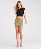 Cute And Trendy Cargo Mini Skirt is a fire pick to create a concert outfit, 2024 festival looks, outfits for raves, or to complete your best party outfits or clubwear!