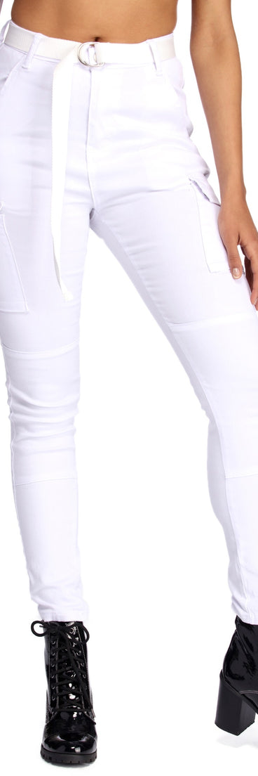 Belted Skinny Cargo Pants provides a stylish start to creating your best summer outfits of the season with on-trend details for 2023!