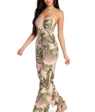 Tropical Escape Sleeveless Jumpsuit will help you dress the part in stylish holiday party attire, an outfit for a New Year’s Eve party, & dressy or cocktail attire for any event.