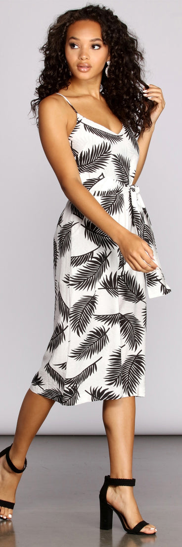 Pretty In Palm Culotte Jumpsuit will help you dress the part in stylish holiday party attire, an outfit for a New Year’s Eve party, & dressy or cocktail attire for any event.