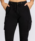 Mid Rise Cargo Joggers provides a stylish start to creating your best summer outfits of the season with on-trend details for 2023!