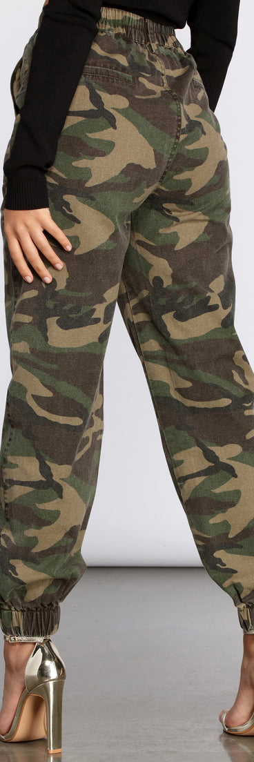 Incognito Camo Joggers provides a stylish start to creating your best summer outfits of the season with on-trend details for 2023!