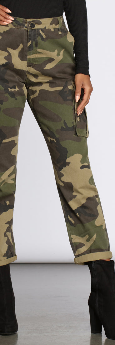 Command Worthy Cargo Pants is a trendy pick to create 2023 festival outfits, festival dresses, outfits for concerts or raves, and complete your best party outfits!