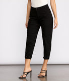 High Rise Relaxed Fit Tapered Pants provides a stylish start to creating your best summer outfits of the season with on-trend details for 2023!