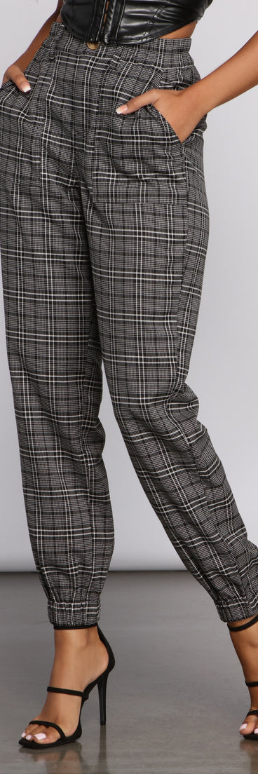 High Waist Plaid Joggers provides a stylish start to creating your best summer outfits of the season with on-trend details for 2023!