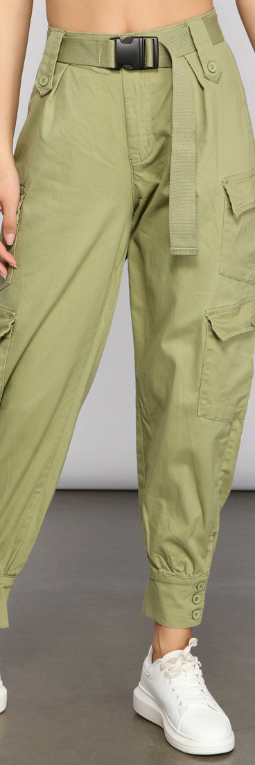 Boldly Belted Cargo Joggers provides a stylish start to creating your best summer outfits of the season with on-trend details for 2023!