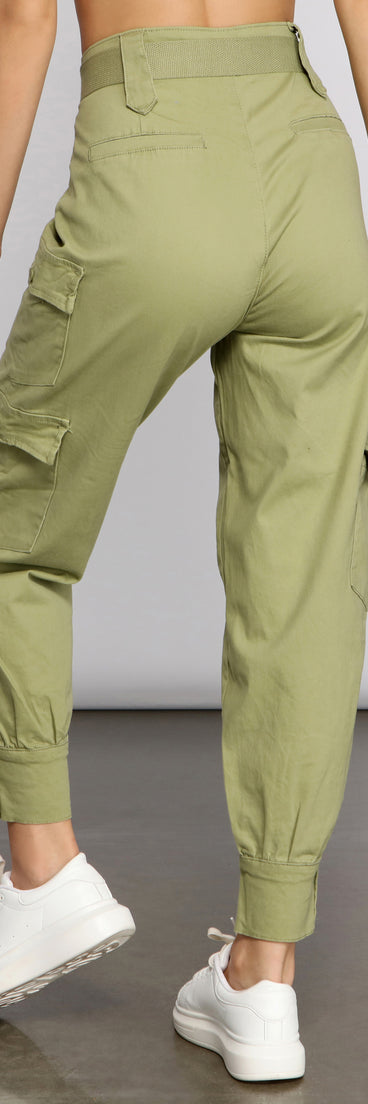 Boldly Belted Cargo Joggers provides a stylish start to creating your best summer outfits of the season with on-trend details for 2023!