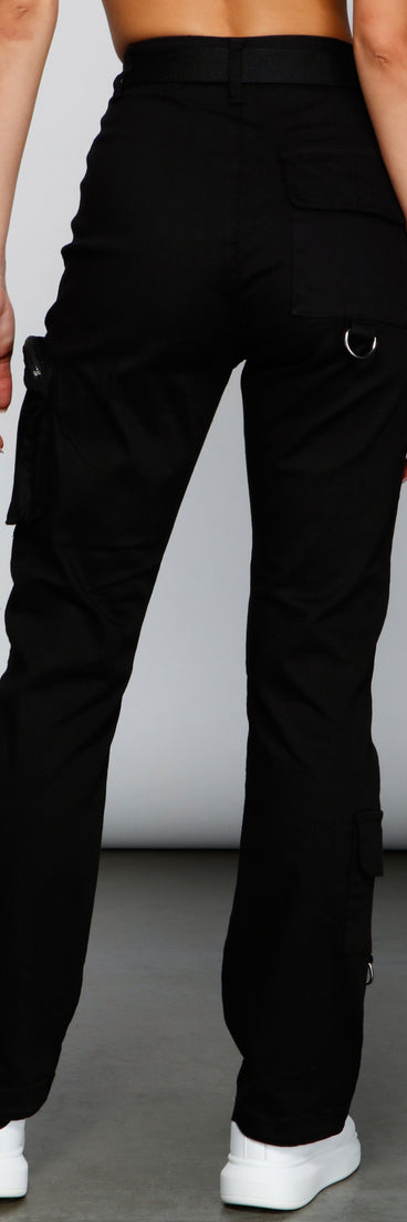 Edgy-Chic Cargo Utility Pants provides a stylish start to creating your best summer outfits of the season with on-trend details for 2023!