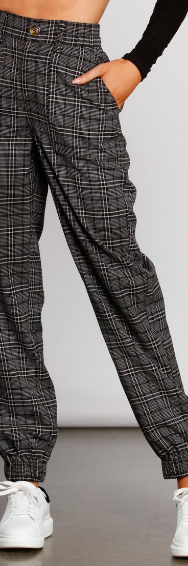 Keeping It Classy High Rise Plaid Jogger provides a stylish start to creating your best summer outfits of the season with on-trend details for 2023!