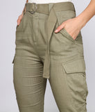High Waist Linen Cargo Pants provides a stylish start to creating your best summer outfits of the season with on-trend details for 2023!