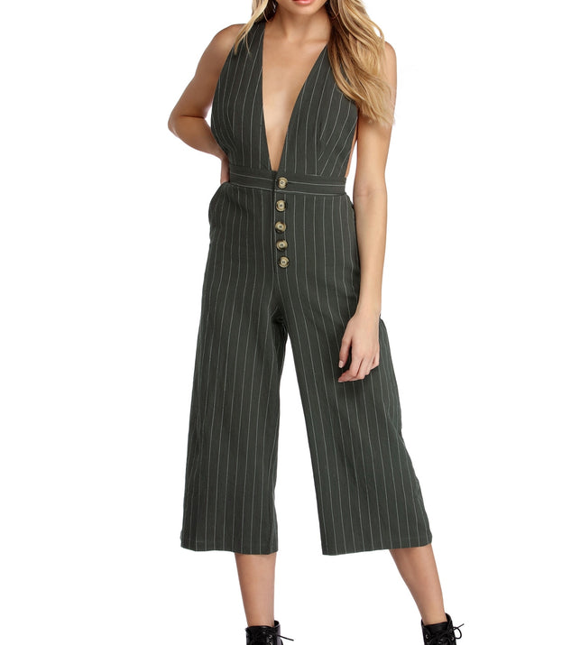 Trendsetter In Stripes Culotte Jumpsuit will help you dress the part in stylish holiday party attire, an outfit for a New Year’s Eve party, & dressy or cocktail attire for any event.