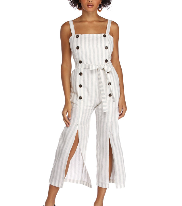 Tie Front Striped Culotte Jumpsuit will help you dress the part in stylish holiday party attire, an outfit for a New Year’s Eve party, & dressy or cocktail attire for any event.