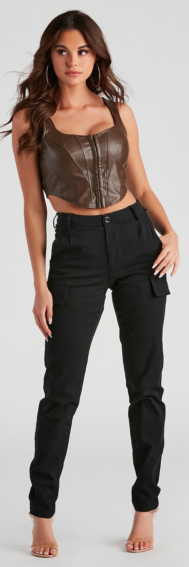 Cool Girl Cargo Skinny Pants provides a stylish start to creating your best summer outfits of the season with on-trend details for 2023!