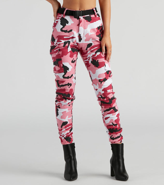 Blend In Mid-Rise Camo Joggers provides a stylish start to creating your best summer outfits of the season with on-trend details for 2023!