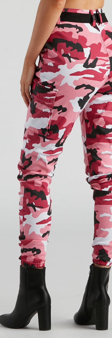 Blend In Mid-Rise Camo Joggers provides a stylish start to creating your best summer outfits of the season with on-trend details for 2023!