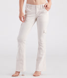 On The Low-Rise Cargo Flare Pants provides a stylish start to creating your best summer outfits of the season with on-trend details for 2023!