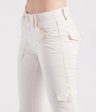 On The Low-Rise Cargo Flare Pants provides a stylish start to creating your best summer outfits of the season with on-trend details for 2023!