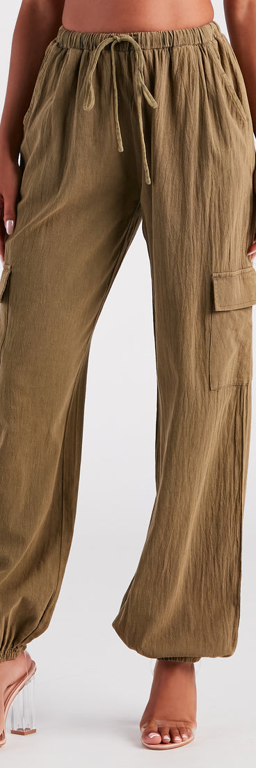 Stylish Adventure Twill Cargo Joggers provides a stylish start to creating your best summer outfits of the season with on-trend details for 2023!