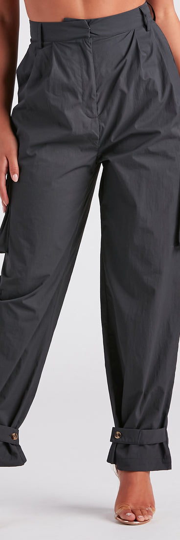 Weekend Style High-Rise Cargo Pants provides a stylish start to creating your best summer outfits of the season with on-trend details for 2023!