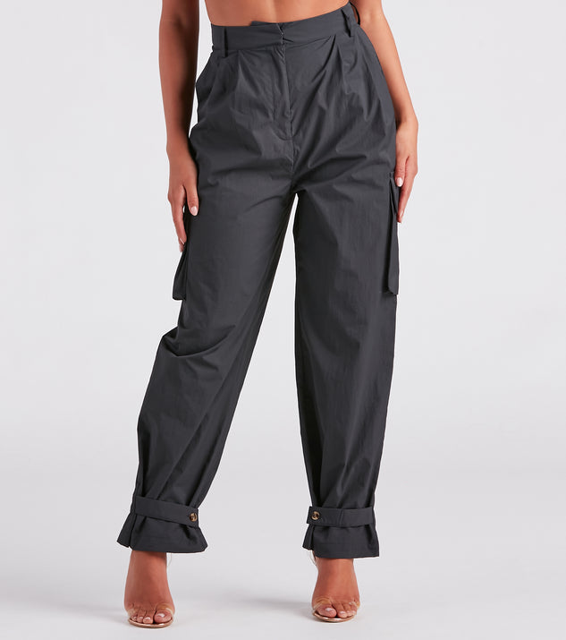 Weekend Style High-Rise Cargo Pants provides a stylish start to creating your best summer outfits of the season with on-trend details for 2023!