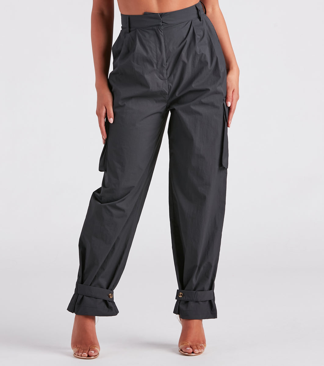 Weekend Style High-Rise Cargo Pants