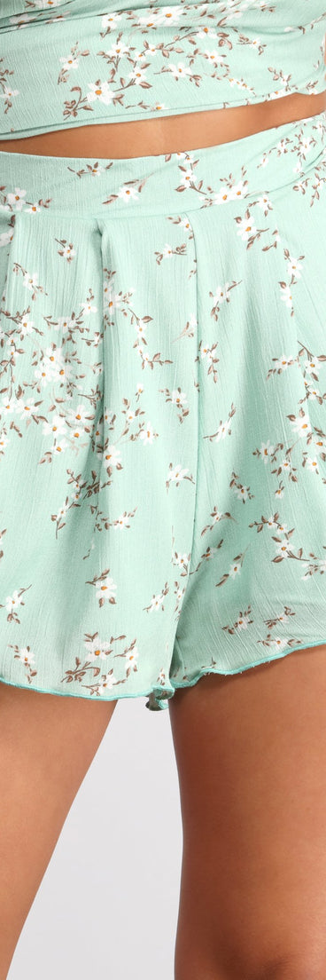 High Waist Wide-Leg Shorts provides a stylish start to creating your best summer outfits of the season with on-trend details for 2023!