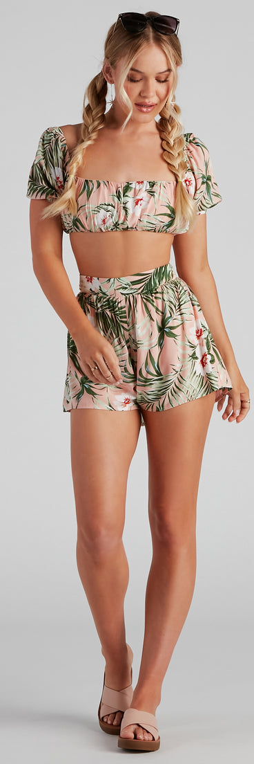 On Vacay Tropical Tiered Shorts provides a stylish start to creating your best summer outfits of the season with on-trend details for 2023!