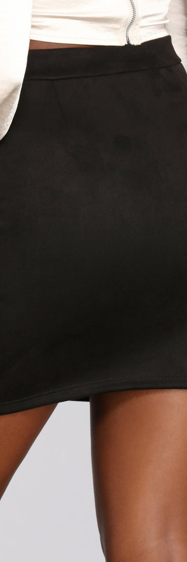 Go With The Faux Suede Mini Skirt provides a stylish start to creating your best summer outfits of the season with on-trend details for 2023!