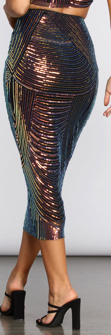 You’ll look stunning in the Simply Stunning Sequin Midi Skirt when paired with its matching separate to create a glam clothing set perfect for parties, date nights, concert outfits, back-to-school attire, or for any summer event!