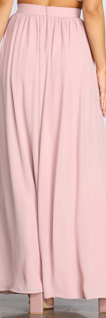 Classic Cutie Chiffon Maxi Skirt provides a stylish start to creating your best summer outfits of the season with on-trend details for 2023!