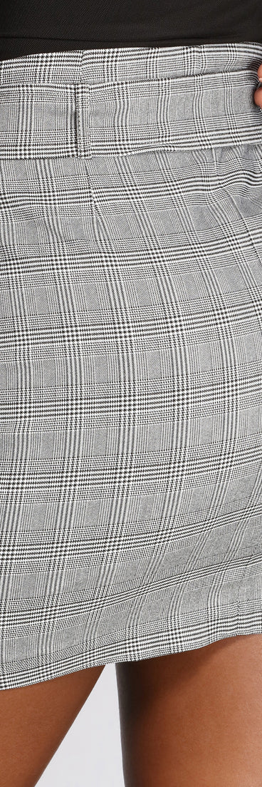 Yes Way Belted Plaid Mini Skirt provides a stylish start to creating your best summer outfits of the season with on-trend details for 2023!