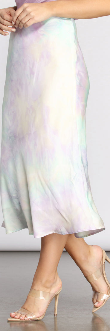 Tie Dye Satin Midi Skirt is a trendy pick to create 2023 festival outfits, festival dresses, outfits for concerts or raves, and complete your best party outfits!