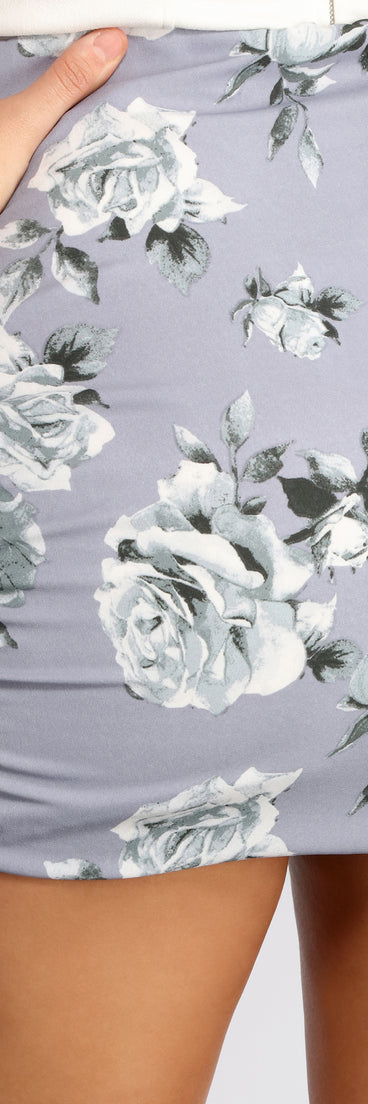 Romantic Ruched Rose Print Mini Skirt provides a stylish start to creating your best summer outfits of the season with on-trend details for 2023!