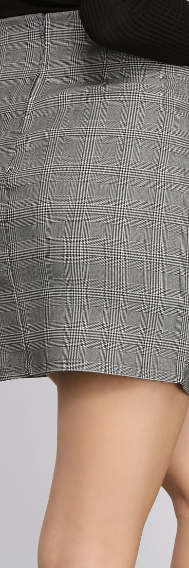 High Rise Glen Check Woven Mini Skirt provides a stylish start to creating your best summer outfits of the season with on-trend details for 2023!