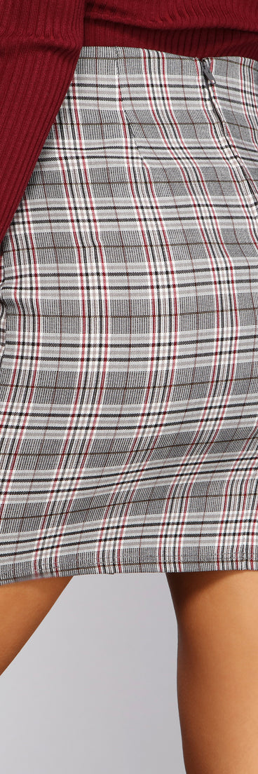 Preppy In Plaid Double Slit Mini Skirt provides a stylish start to creating your best summer outfits of the season with on-trend details for 2023!
