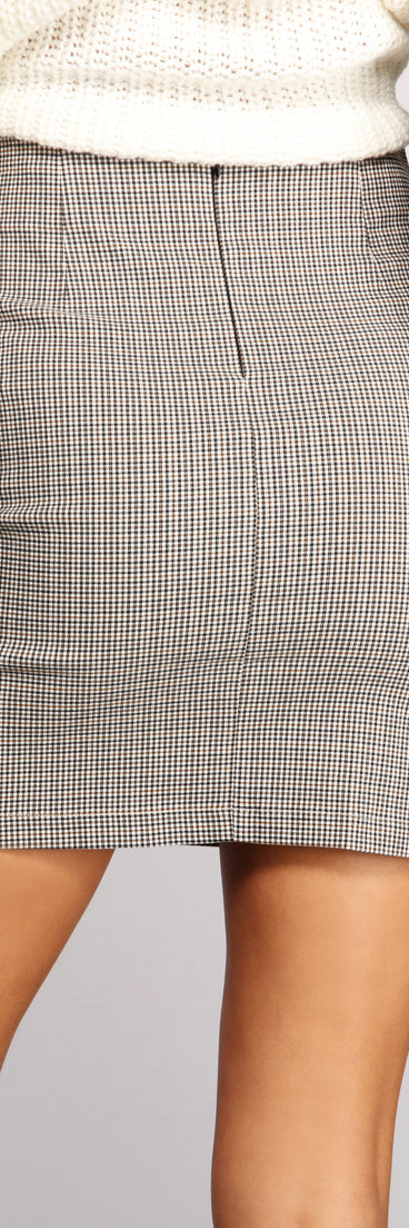 Sweet And Chic Plaid Mini Skirt provides a stylish start to creating your best summer outfits of the season with on-trend details for 2023!