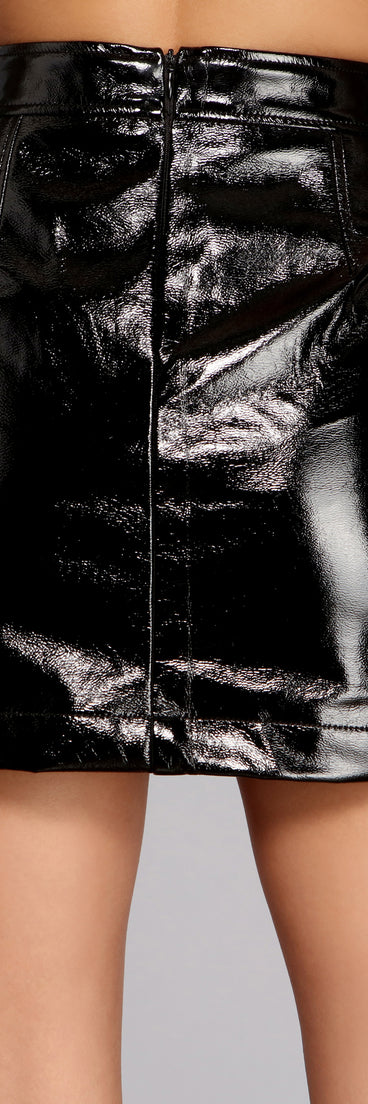 Patent Faux Leather Mini Skirt provides a stylish start to creating your best summer outfits of the season with on-trend details for 2023!