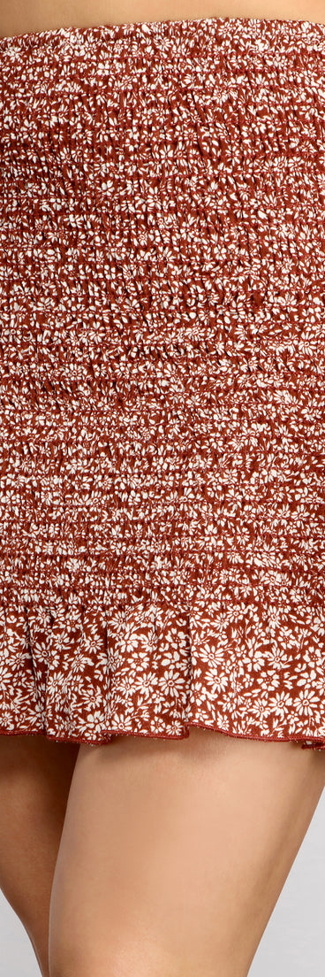 Pretty Fab Ditsy Floral Mini Skirt provides a stylish start to creating your best summer outfits of the season with on-trend details for 2023!