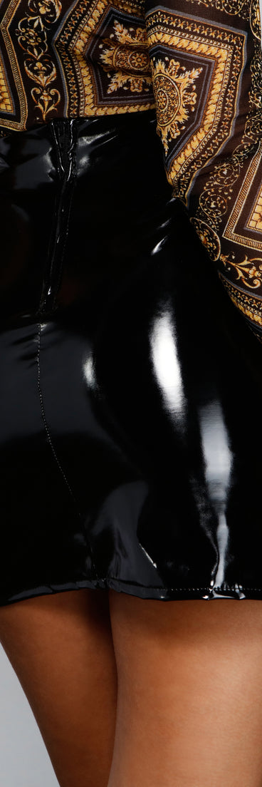 Ready For My Close Up Mini Skirt provides a stylish start to creating your best summer outfits of the season with on-trend details for 2023!