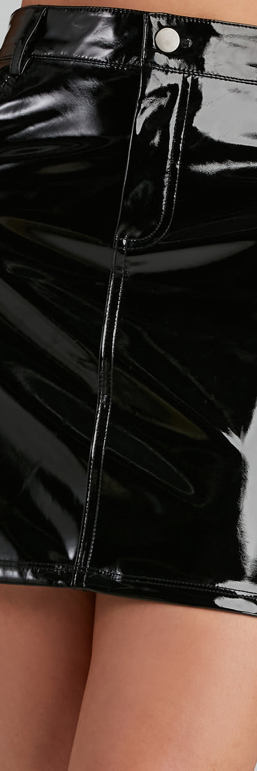 Sleek Direction Patent Leather Skirt provides a stylish start to creating your best summer outfits of the season with on-trend details for 2023!