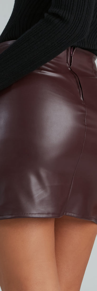 Slay It With Style Faux Leather Mini Skirt provides a stylish start to creating your best summer outfits of the season with on-trend details for 2023!
