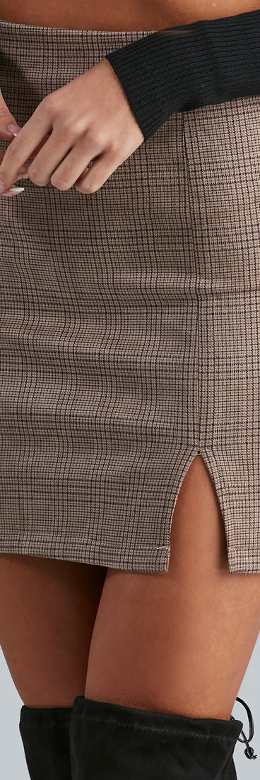 Classic Chic Babe Plaid Mini Skirt provides a stylish start to creating your best summer outfits of the season with on-trend details for 2023!