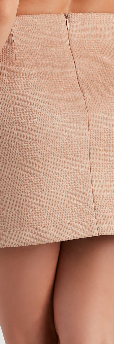 Prepped Success Plaid Mini Skirt provides a stylish start to creating your best summer outfits of the season with on-trend details for 2023!