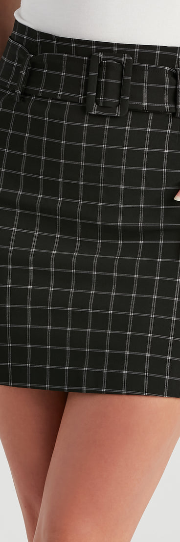 City Chic Checkered Mini Skirt provides a stylish start to creating your best summer outfits of the season with on-trend details for 2023!