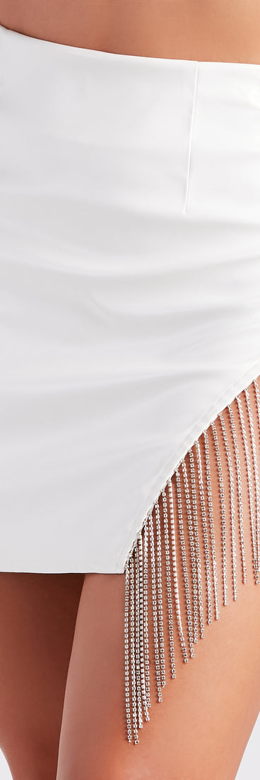 Glam Tonight Faux Leather Rhinestone Mini Skirt provides a stylish start to creating your best summer outfits of the season with on-trend details for 2023!