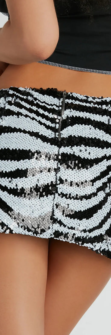 The mini skirt length on the Party Perfect High-Rise Striped Sequin Mini Skirt adds a sultry detail to your going-out outfits or everyday looks.