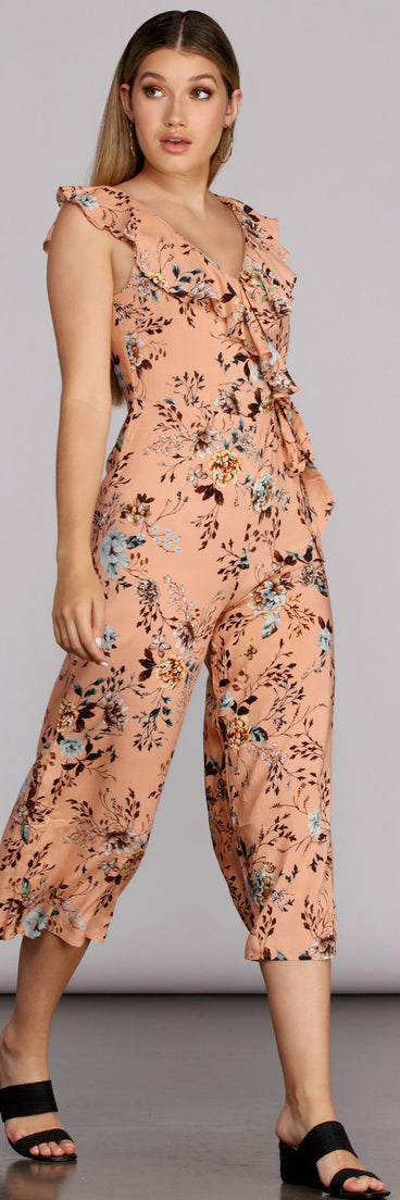 Just Dandy Floral jumpsuit will help you dress the part in stylish holiday party attire, an outfit for a New Year’s Eve party, & dressy or cocktail attire for any event.